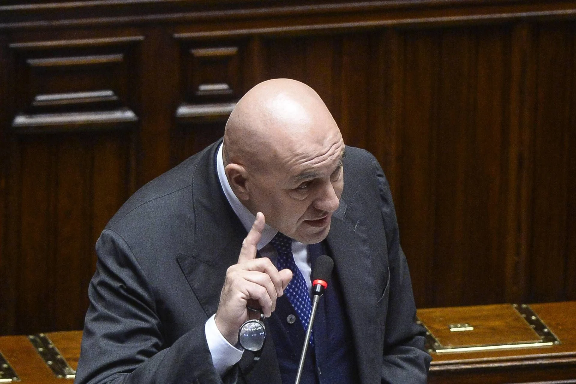 Crosetto responde a Trump sobre o Afeganistão: “Não aceitamos análises superficiais”