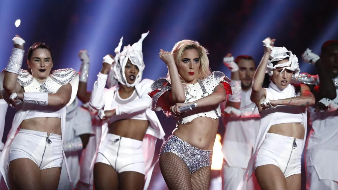 Brasil reconhece fibromialgia como deficiência: a 'Lei Gaga' e seu impacto social