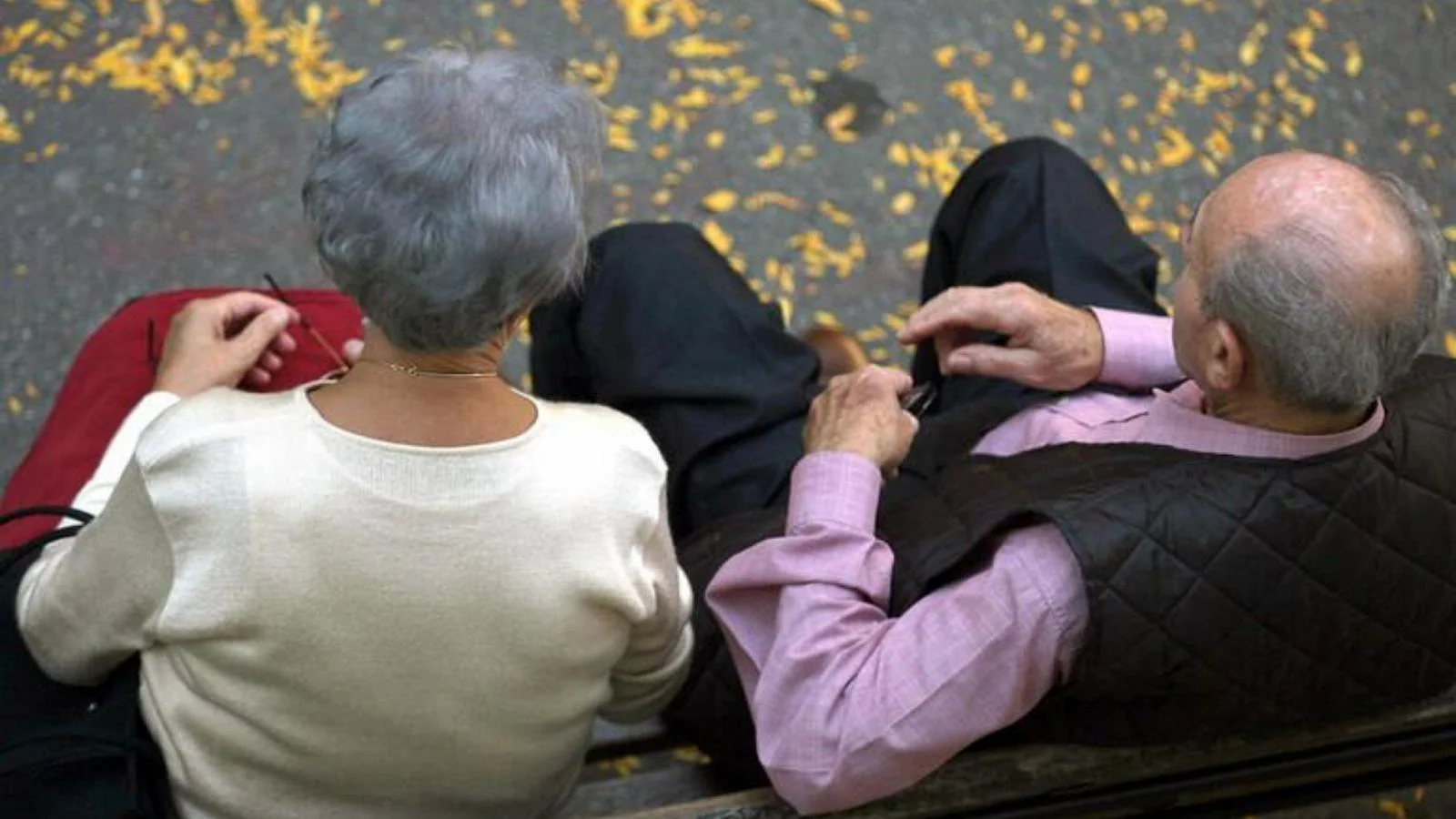 Roma aprova o "badante de condomínio": serviço municipal experimental para idosos em moradias populares