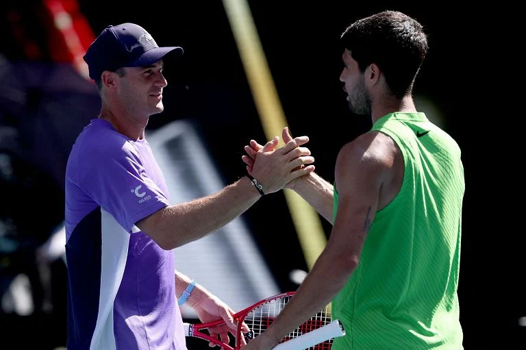 Australian Open, Alcaraz trafigge Paul in tre set e vola ai quarti — rainews.it