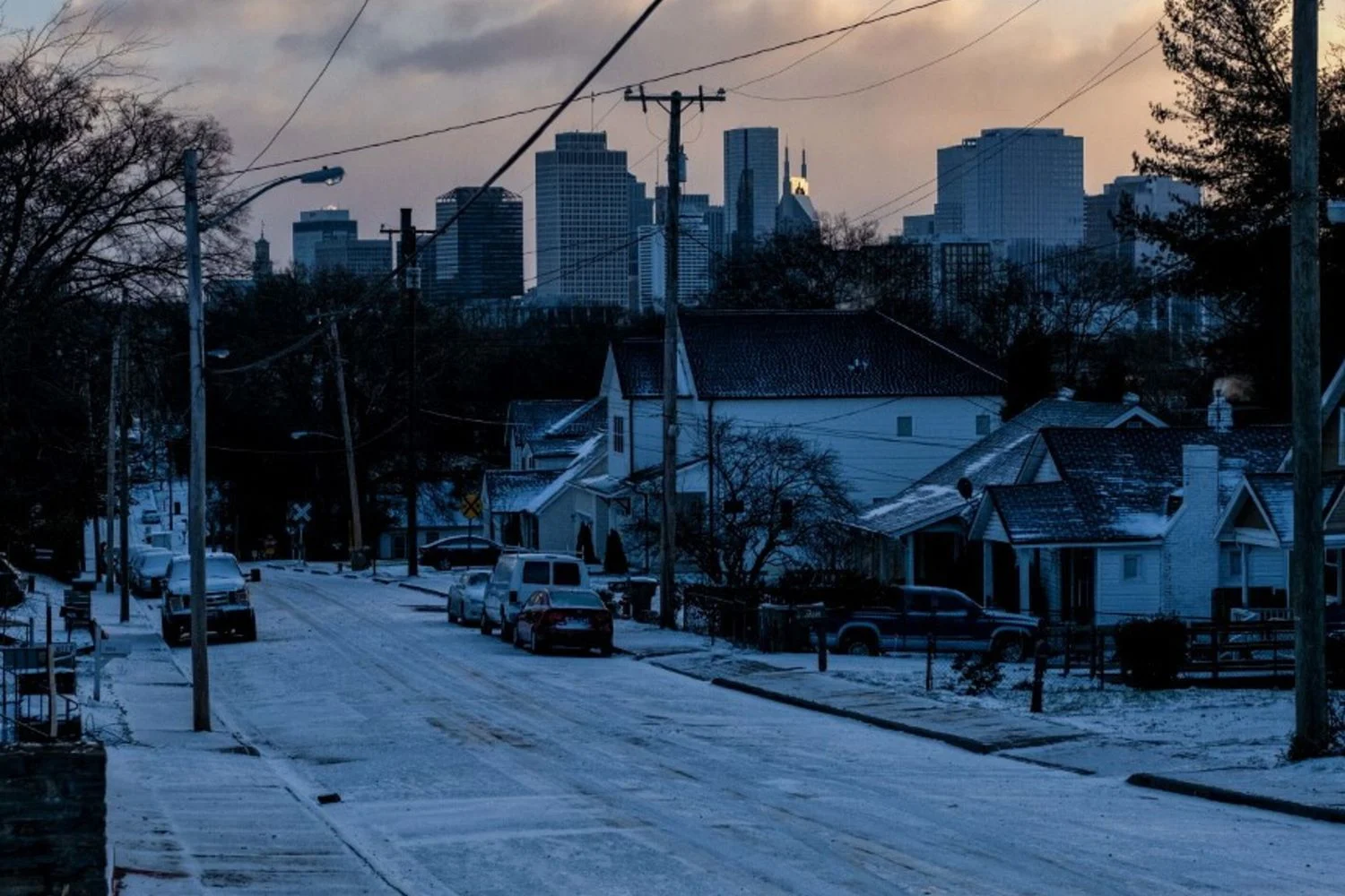 Tempestade Ártica paralisa EUA: milhares de voos cancelados, apagões e frio extremo