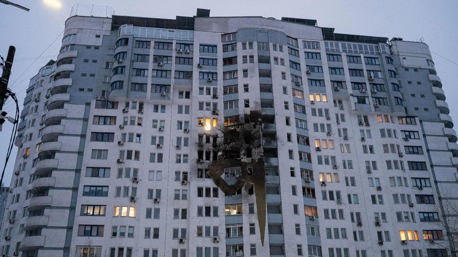 Cremlino avisa: caminho longo para o fim do conflito; Zelensky diz estar pronto para adesão à UE até 2027