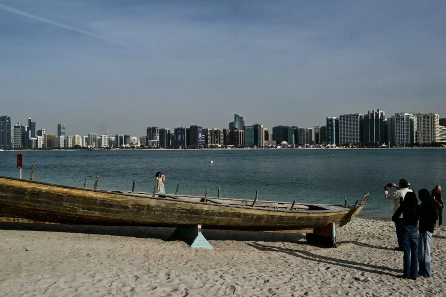 Colóquios em Abu Dhabi: Kremlin vê 'espírito construtivo' mas admite que resta muito trabalho