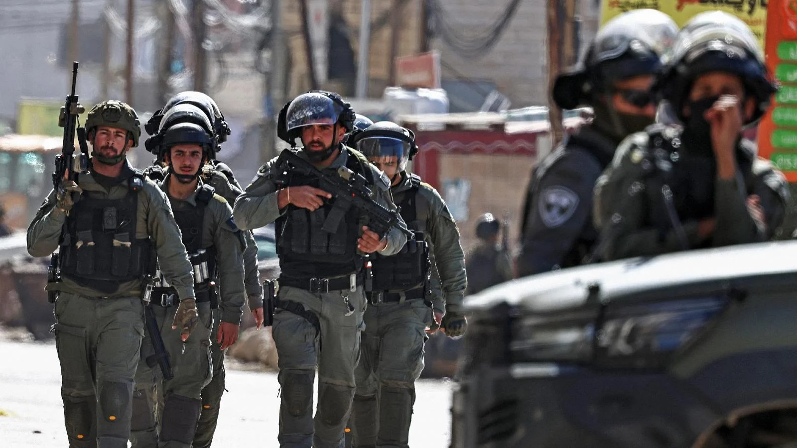 Cisjordânia e Gaza: tensão diplomática após colono armado e proposta de amnistia vinculada ao desarmamento do Hamas