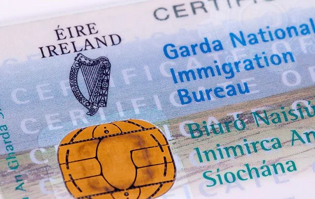Cidadãos Italianos na Irlanda: Visto Stamp 4 para Trabalho e Residência