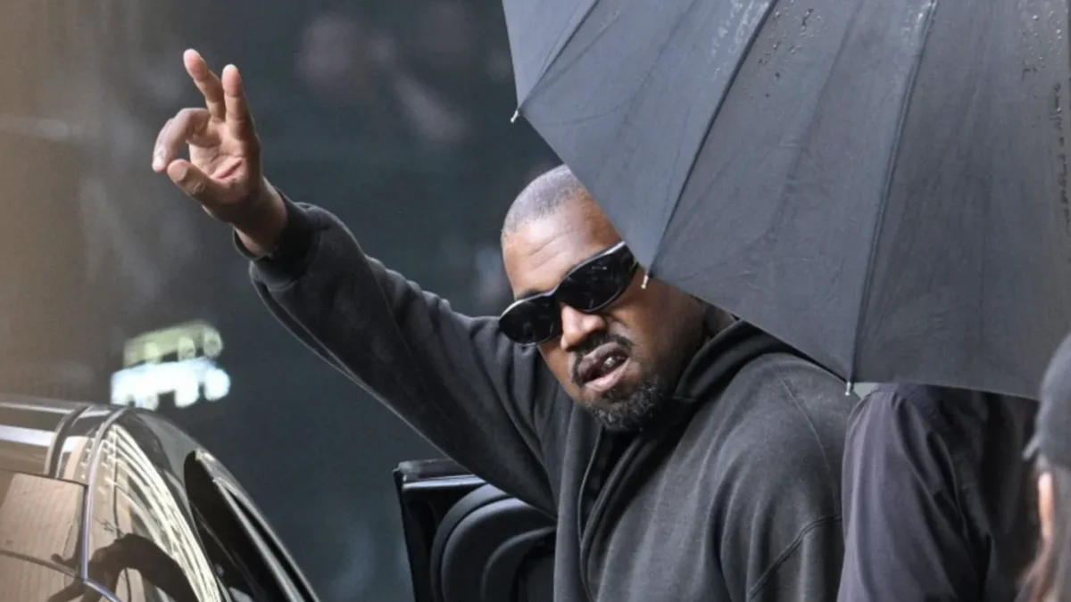 Kanye West compra página do Wall Street Journal para pedir desculpas: «Não sou nazista nem antissemita»
