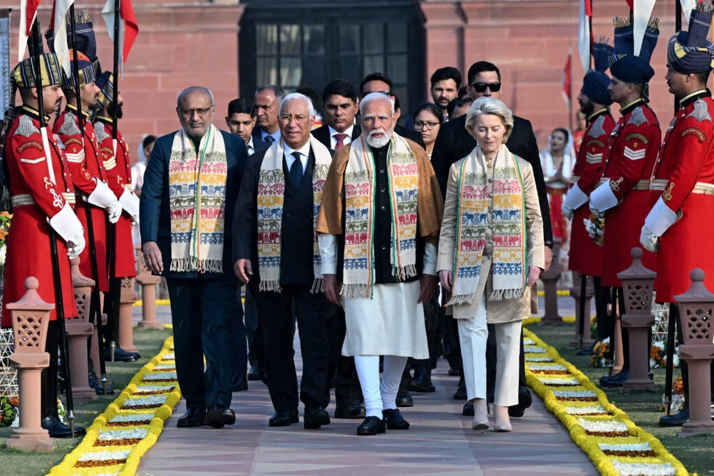 UE e Índia fecham acordo histórico de livre‑comércio: corte de tarifas de €4 bilhões e acesso a quase 2 bilhões de consumidores