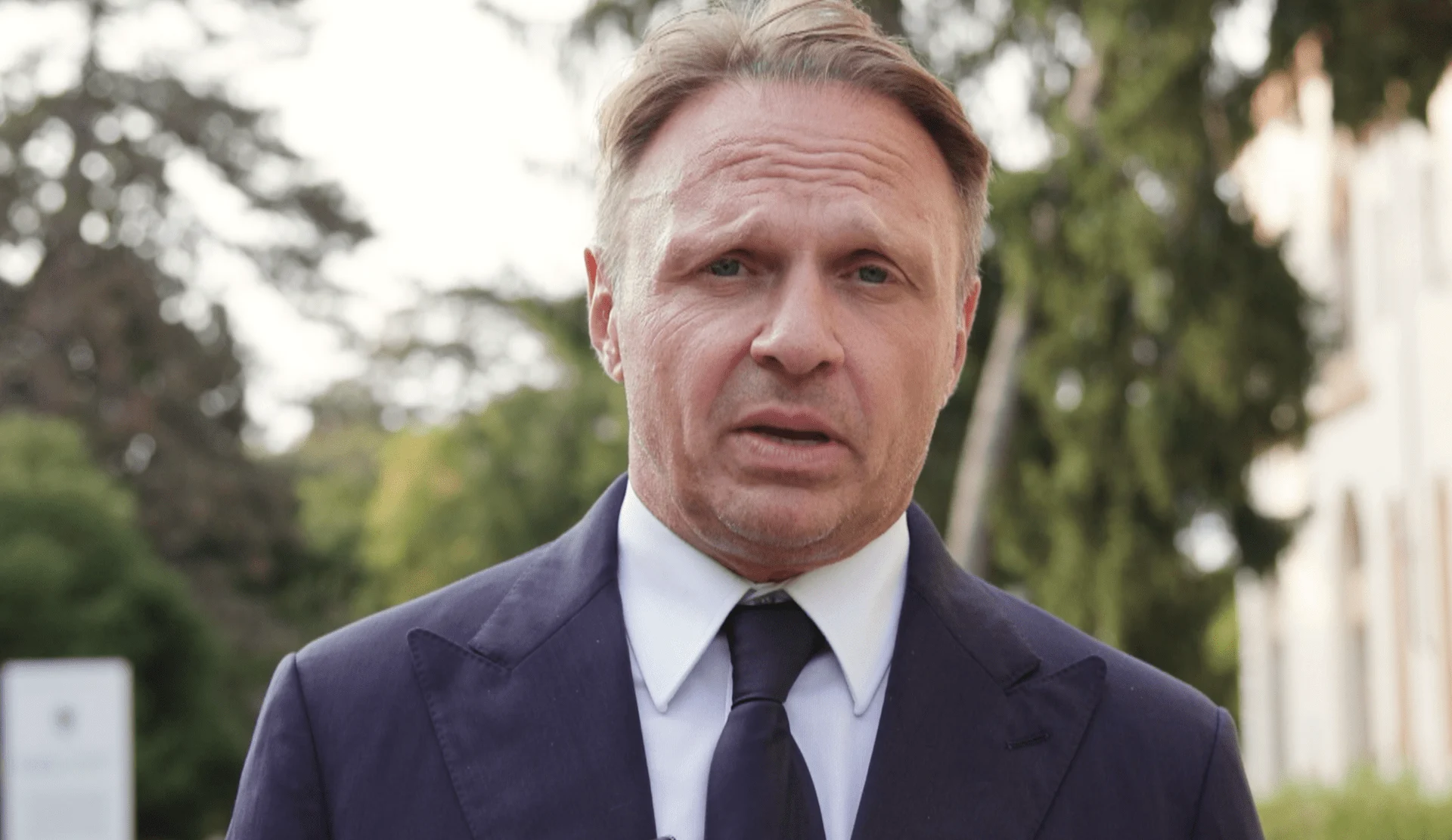 Mel nos McDonald's: Lollobrigida destaca valor para a apicultura e para educar jovens