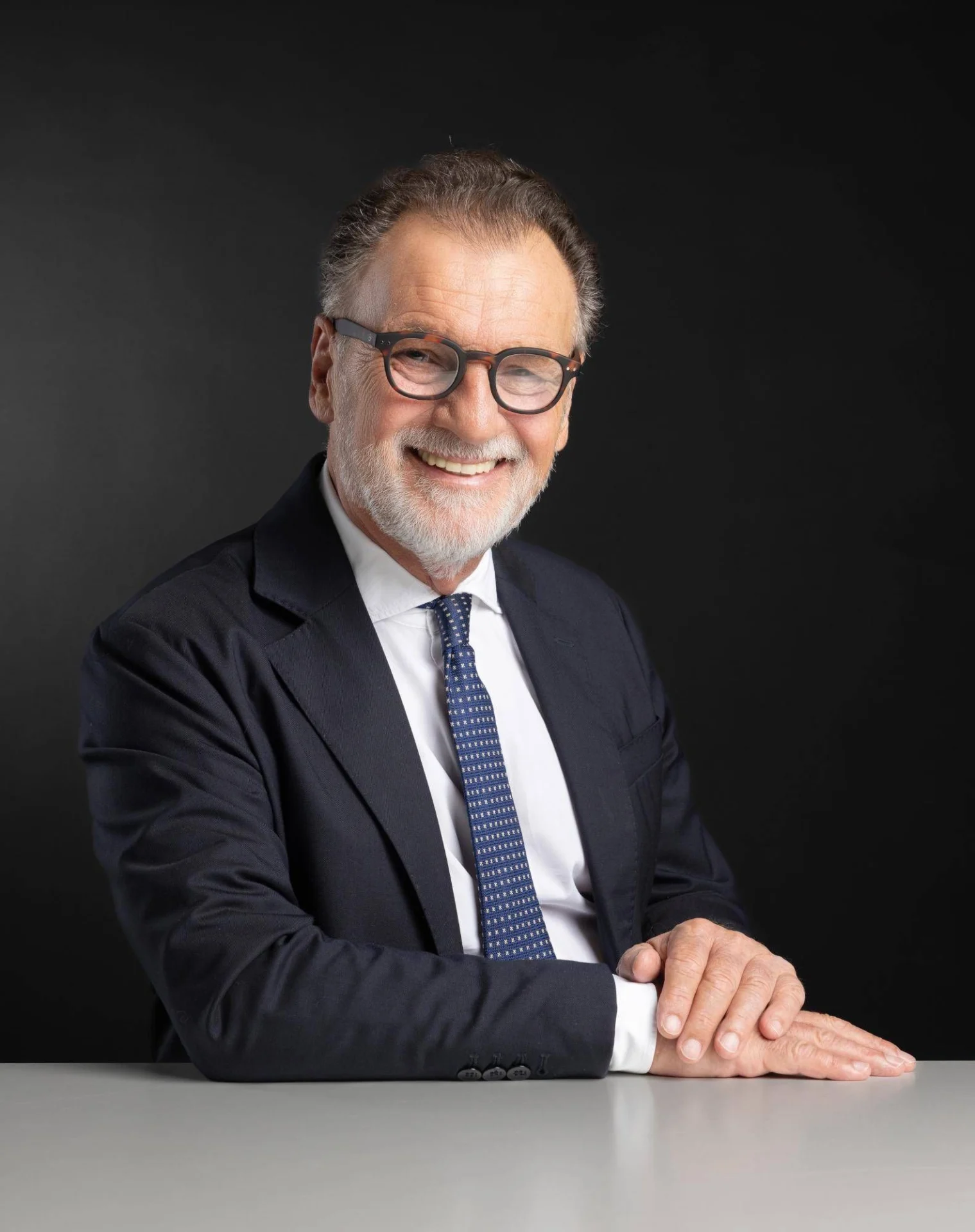 Dirigentes privados crescem 2% em 2025; mulheres ultrapassam 23%