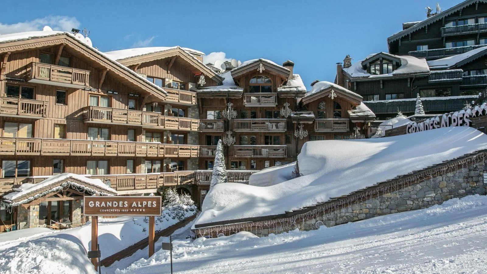 Incêndio em Courchevel: mais de 260 hóspedes evacuados de hotéis em Savoie