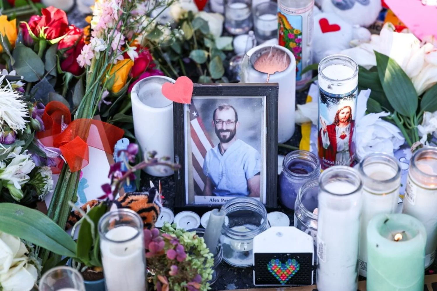 Relatório preliminar revela que dois agentes dispararam contra Alex Pretti em Minneapolis