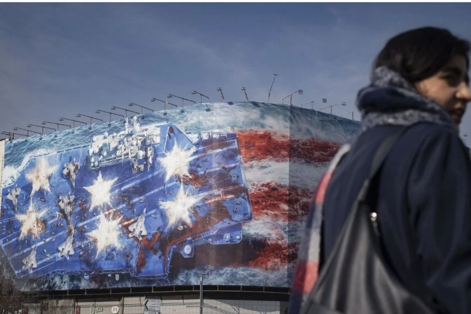 Trump pressiona o Irã: frota com USS Abraham Lincoln está pronta para intervir