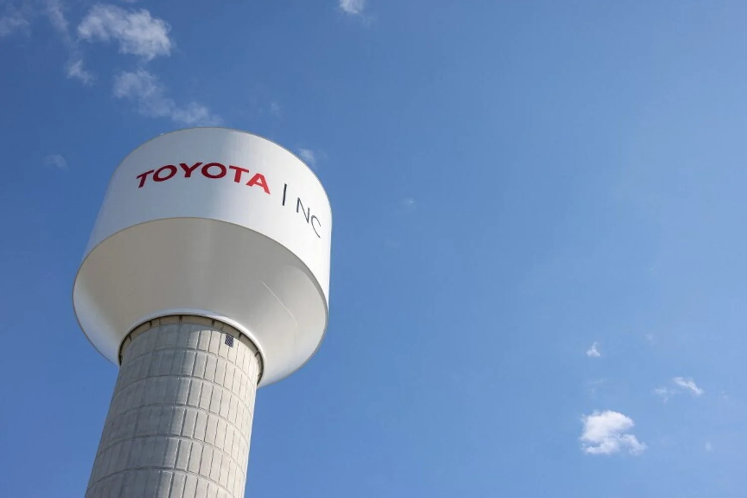 Toyota bate recorde: 11,3 milhões de veículos vendidos em 2025 e mantém liderança mundial