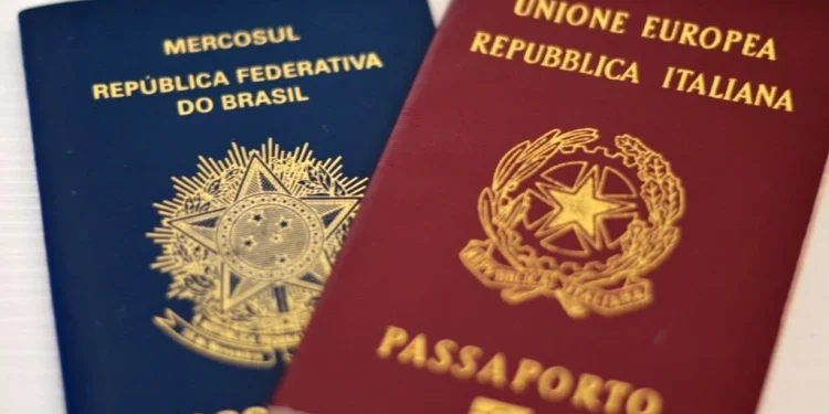 Viajar com Dois Passaportes: Vantagens e Como Fazer