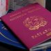 Viajar com Dois Passaportes: Vantagens e Como Fazer