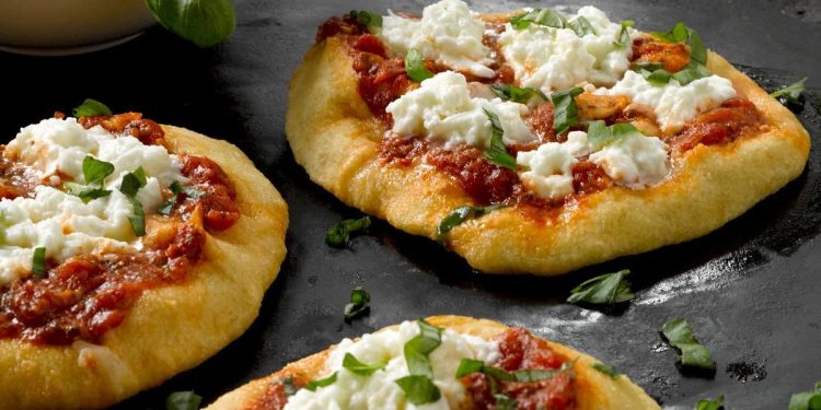 Pizza Frita: da Segunda Guerra Mundial às Ruas de Nápoles