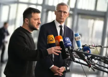 Zelensky na Sede da NATO: Um Encontro que pode Moldar o Futuro