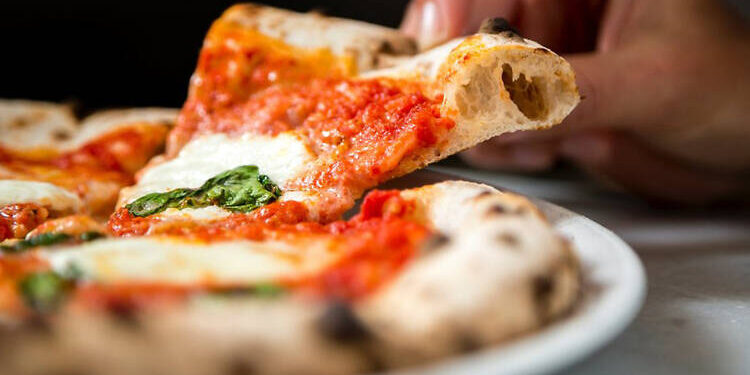 Pizza na Itália: De Norte a Sul dos Sabores aos Preços