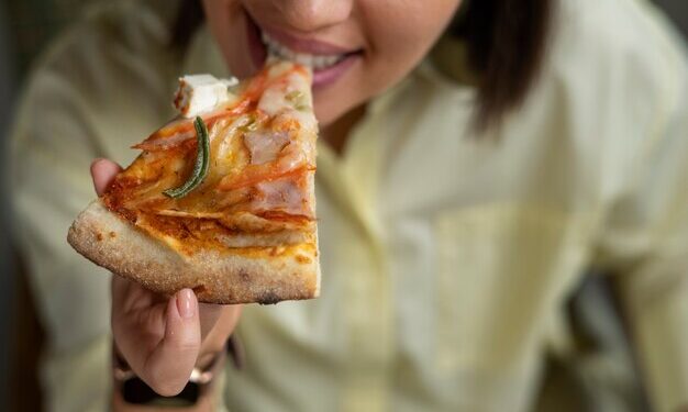 Uma Fatia de Discórdia: A História da Pizza de Abacaxi