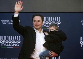 Elon Musk em Roma: Precisamos de você, Itália – Tenham mais filhos