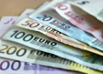 Mercado de Trabalho: Diferenças Salariais entre Regiões Italianas