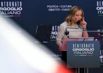Chiara Ferragni em Declínio: O Impacto da Ascensão de Giorgia Meloni