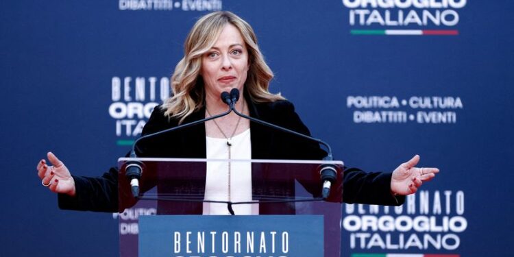 Giorgia Meloni inicia coletiva de Fim de Ano adiada