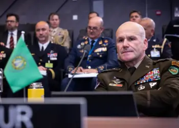 Otan inicia manobra com participação maciça