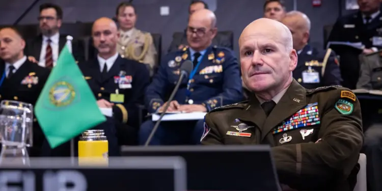 Otan inicia manobra com participação maciça