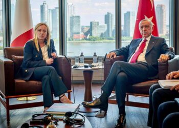 Giorgia Meloni em Istambul: Diálogos sobre Gaza, Ucrânia e Economia Bilateral