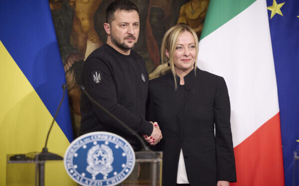 Encontro do G7: Giorgia Meloni à Frente em Discussão com Zelensky sobre Ucrânia