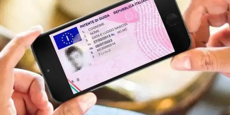Do Papel ao Smartphone: A Carteira de Habilitação Digital na Itália