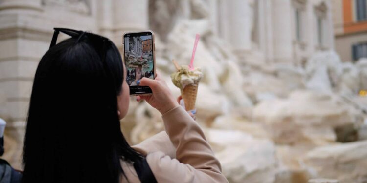 Conexão e Conforto: Adquirindo um Chip de Celular em Roma