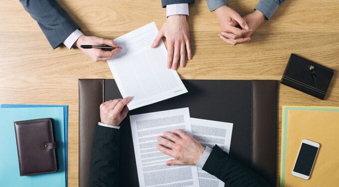 Retificação sem assistência jurídica: Quando o barato pode sair caro