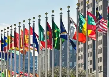 Assistência Internacional: Serviços Essenciais das Embaixadas e Consulados
