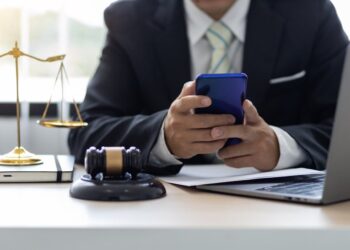 Giustizia Civile: Acompanhe seu processo sem sair de casa