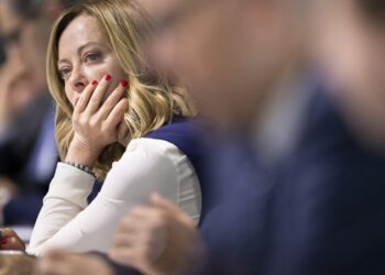 Itália encara Desafio de Correção Orçamentária de 10 Bilhões por Ano