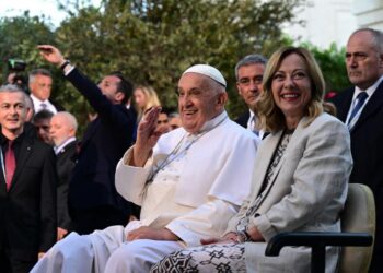 Fratelli d’Italia e o Vaticano: Estratégias Políticas em Debate