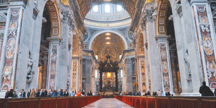 Dress Code nas Igrejas da Itália: O Que Você Precisa Saber Antes de Visitar