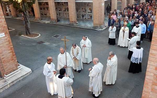 1º de Novembro na Itália: Um Feriado de União, Celebração e Tradições