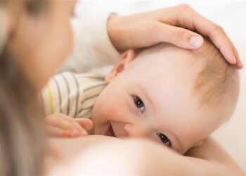 Mães e Pais Solteiros Aumentam na Itália em 10 Anos