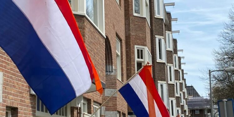 Verificações nas Fronteiras da Holanda: O Que Isso Significa para Brasileiros e Italianos?