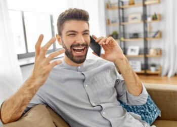 Como as Pessoas Atendem o Telefone na Europa: Costumes e Curiosidades