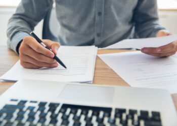 Naturalização Voluntária e a Interrupção da Linha de Transmissão