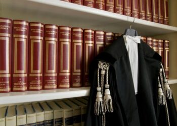 Advogado Ordinário vs Advogado Stabilito: Diferenças e Papel na Advocacia Italiana