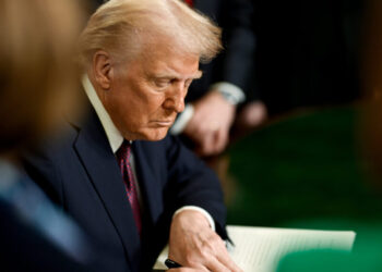 Donald Trump Anuncia Tarifas e Ameaça Relações Comerciais com a União Europeia