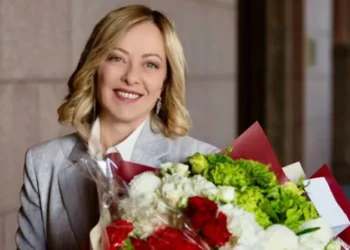 Primeira-Ministra Giorgia Meloni Completa 48 Anos