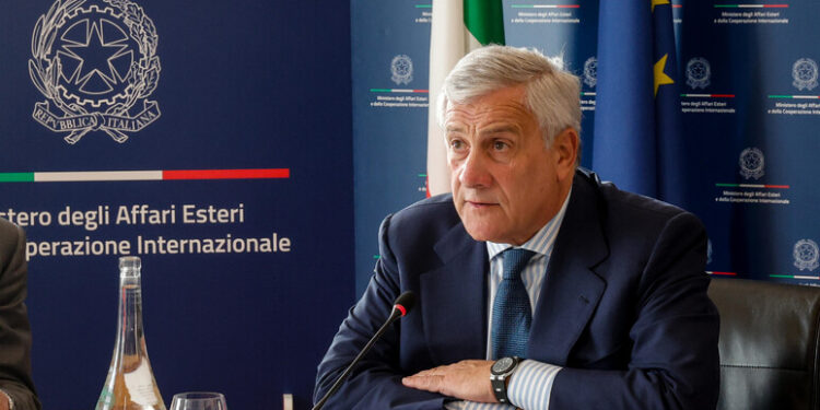 Conflito Interno no Governo Italiano: O Choque Entre Antonio Tajani e a Liga