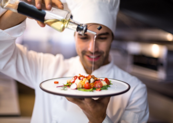 Carreira em Gastronomia: Como Trabalhar como Chef de Cozinha na Itália