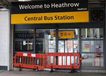 Heathrow Enfrenta Apagão: Mais de 1.350 Voos Afetados